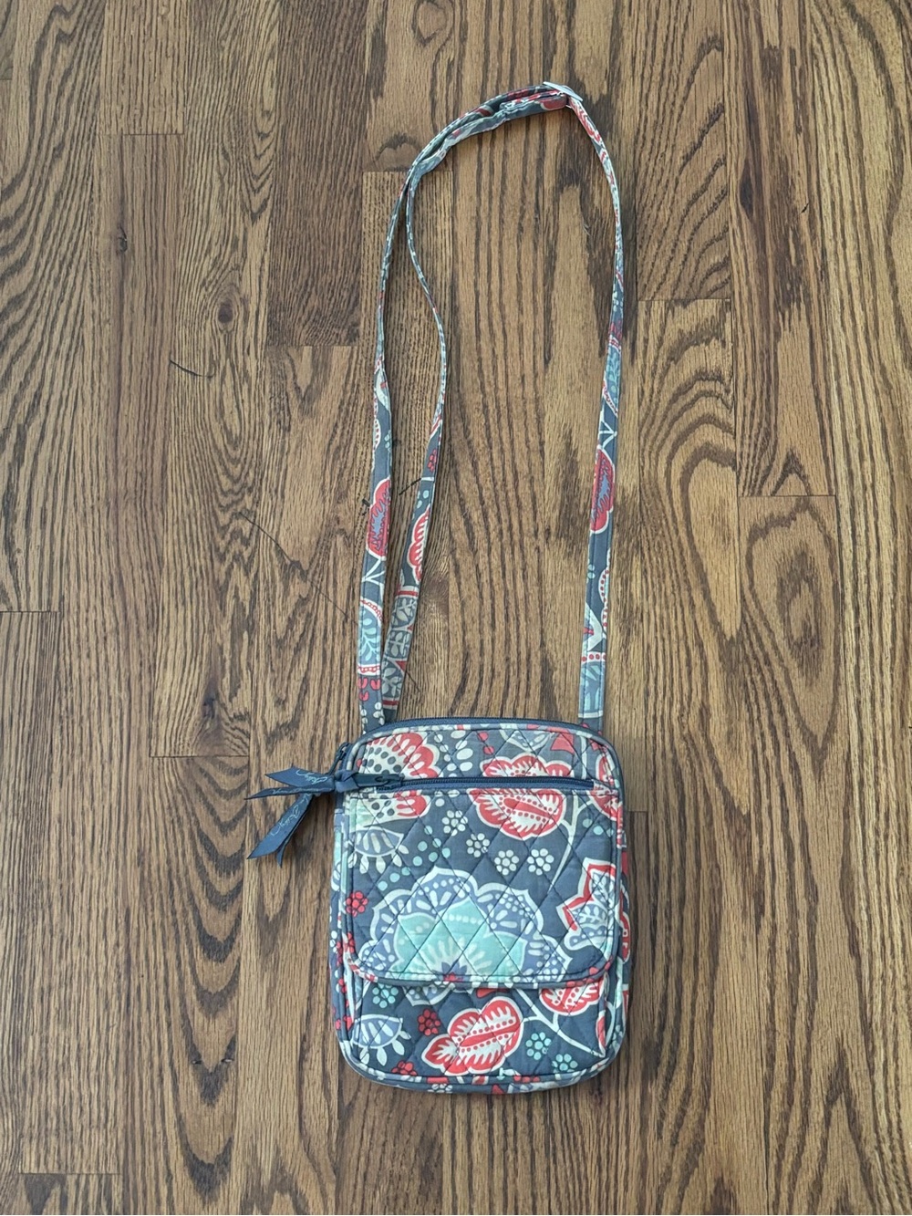 Vera Bradley Little Crossbody bag in the retired Nomadic Floral pattern